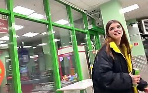 I met a lustful schoolgirl again and fucked her at home, pouring cum all over her face. Conversation