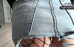 Juicy ass in jeans gets pleasure and a portion of sweet cum on her ass