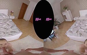 Petite Teen Lady Bug Comes With A Butt Plug Craving For Fuck