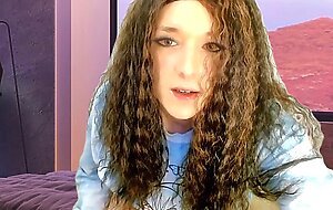 Hot sissy fucked herself while covered in oil + Cum Shot !