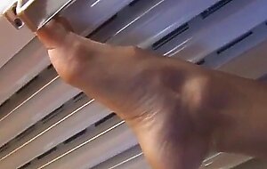 Amateur teen girlfriend cumshot in mouth in a solarium