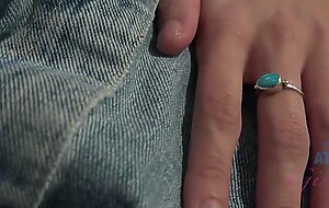 isabel moon gives you the right of footjob