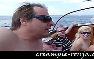 Amateurcreampieronja-Barebackbootstripmitheisserschokolade1