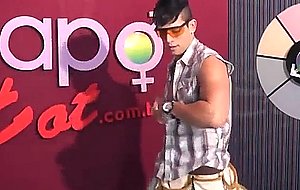 Gogo dancer leotito chaves