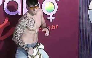 Gogo dancer leotito chaves