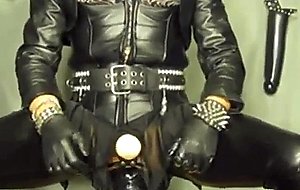 Crossdresser in latex adores pervert experiments