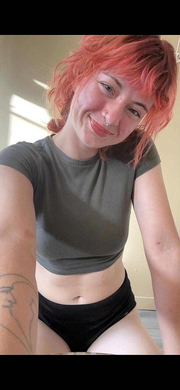 Cute girl with a nose piercing Abby shows her big booty in a solo
