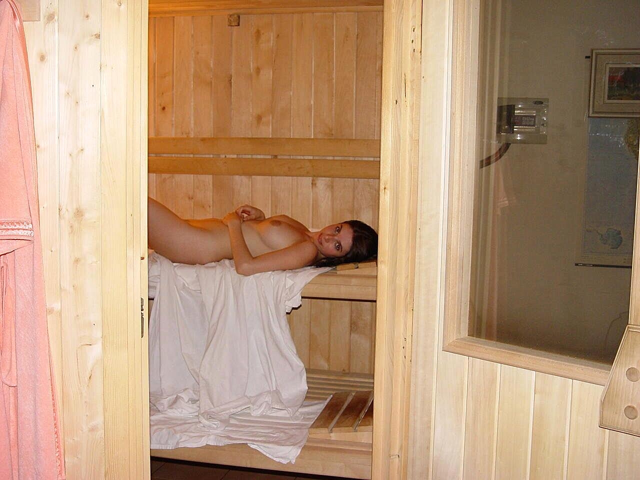 Naked Amateur Vivian Inserts A Sex Toy While Relaxing In A Sauna Amateur, Close-Up, Fingering, Masturbation, Spreading