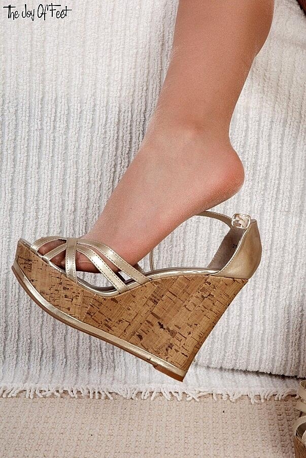 Hot Package Roxy Slips Off Her Gold Heels And Stockings To Model Sexy Feet Brunette, Clothed, Feet, High-Heels, Stockings