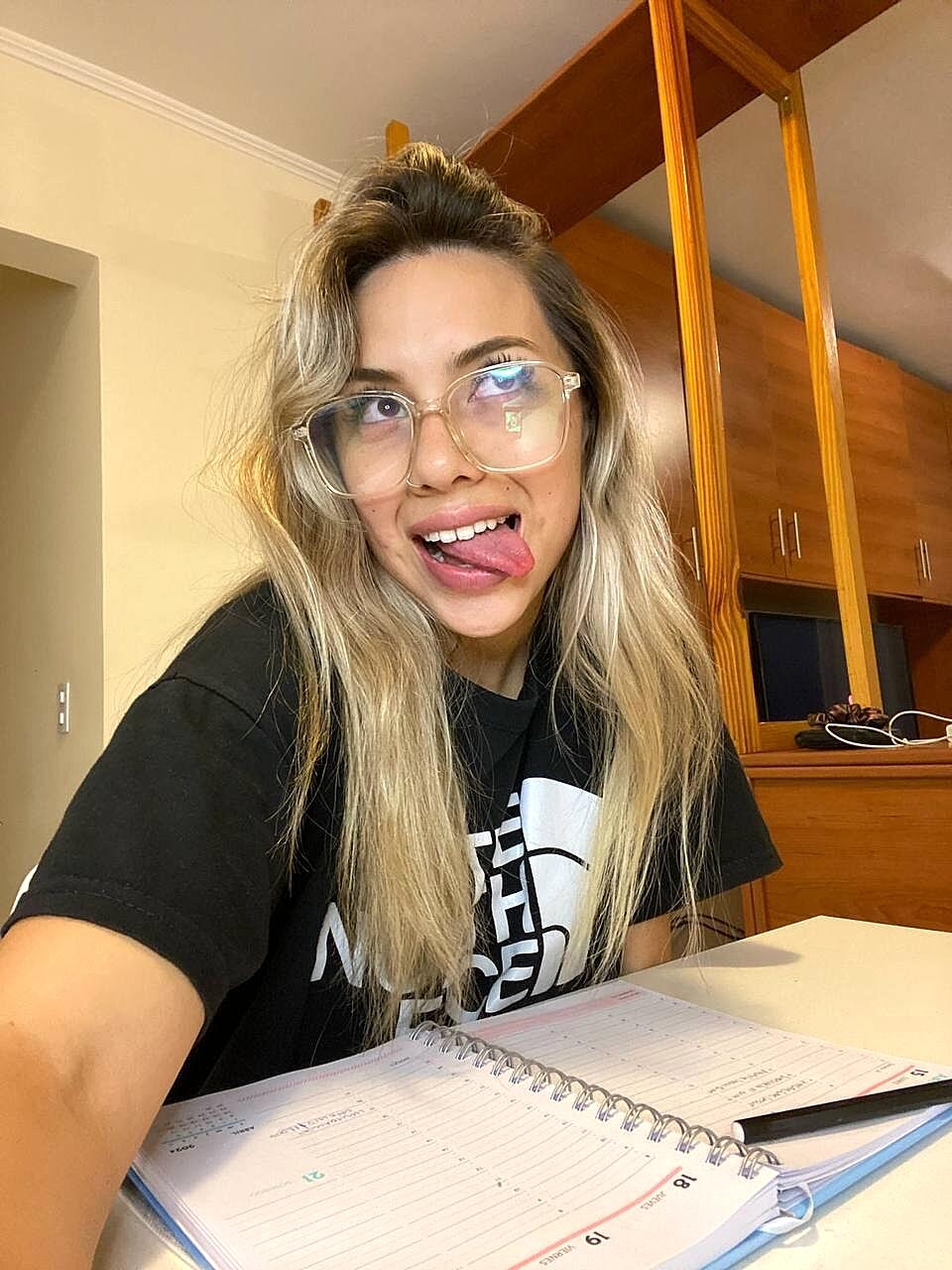 Beautiful Of Model Emily Train Teases With Her Yummy Big Ass And Poses Amateur, Glasses, Lingerie, Model, Selfie