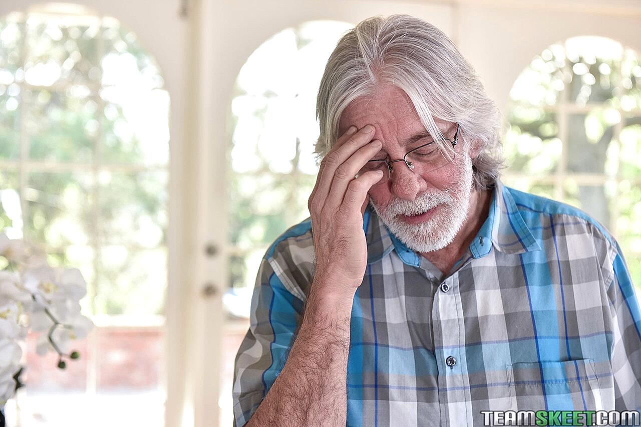 Tiny Alina West With Sweet Ass Gets Turned Upside Down For Black Cock Blowjob, Isiah Maxwell Blonde, Blowjob, Cute, Outdoor