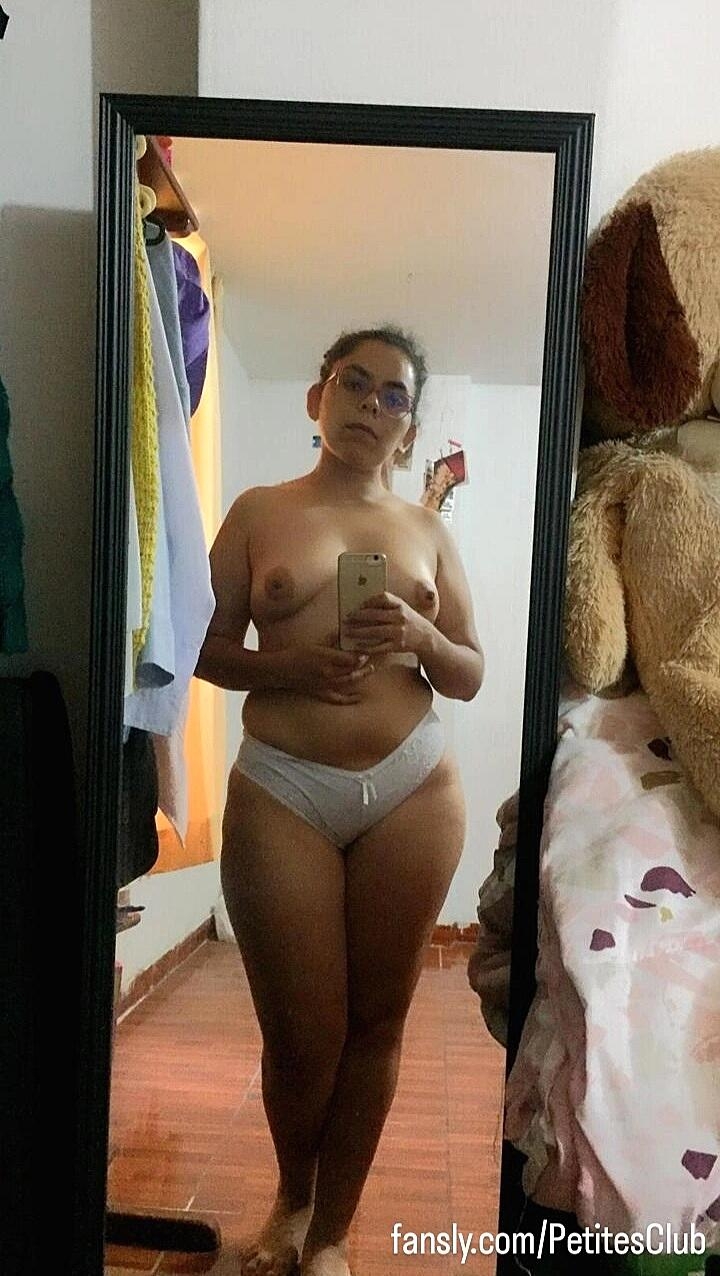 Fansly PetitesClub 